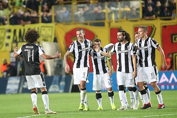 Το εκτός έδρας εξπρές σφύριξε δις