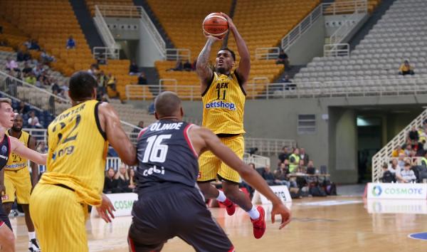 Νίκη για την ΑΕΚ με ηγέτη τον Μέις