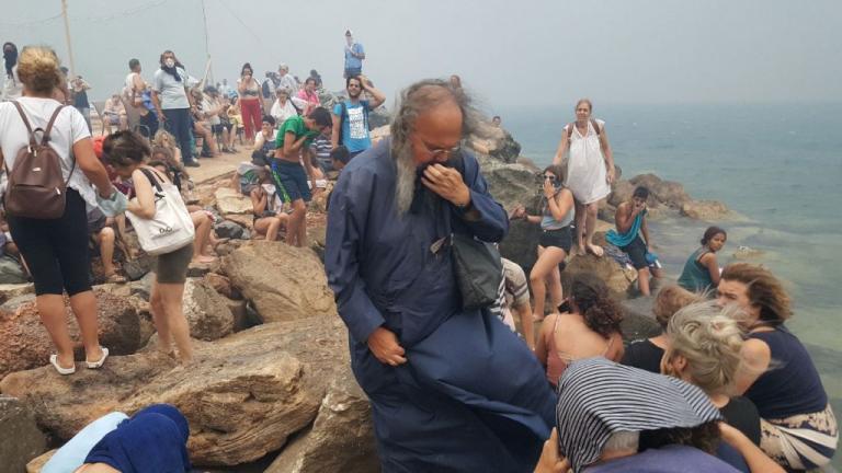 Μάτι : Συγκλονιστικές μαρτυρίες – «Δεν θα αντέξω μαμά, μου είπε και πέθανε στα χέρια μου»