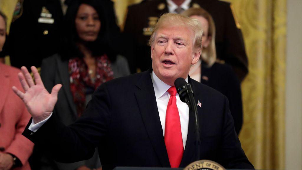 Εριστικός ο Τραμπ, του φταίνε τα ΜΜΕ για τα τρομοδέματα