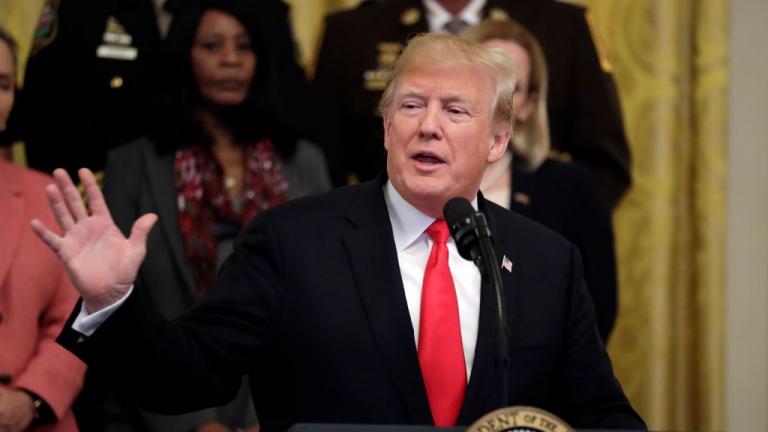 Εριστικός ο Τραμπ, του φταίνε τα ΜΜΕ για τα τρομοδέματα