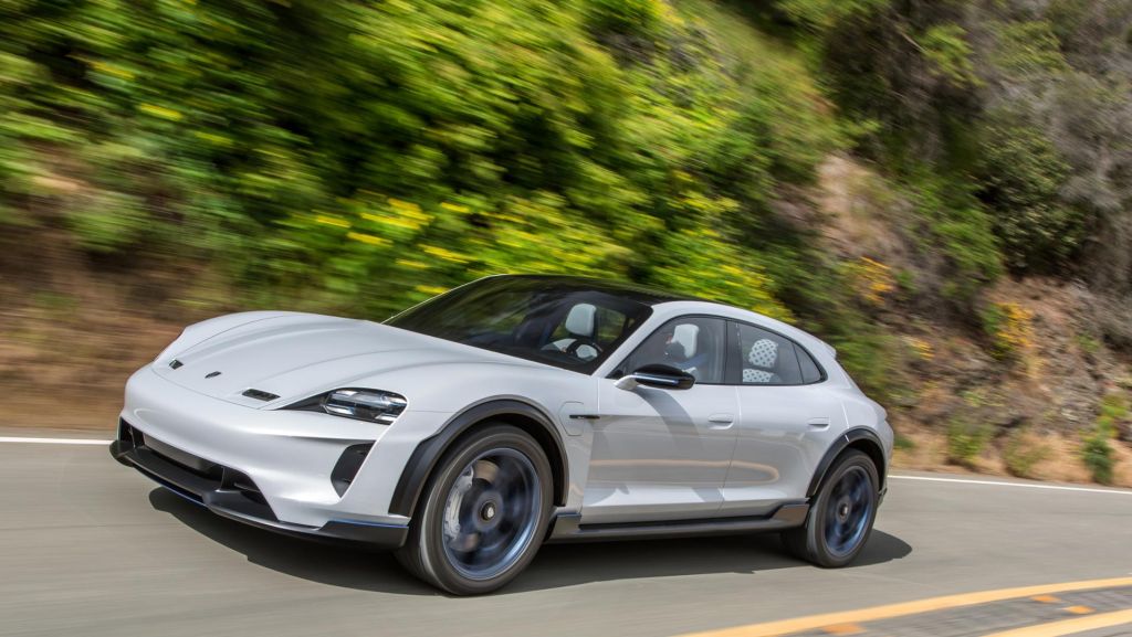 «Πράσινο φως» για την παραγωγή της Porsche Mission E Cross Turismo