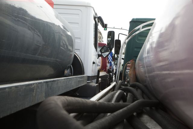 Καταγγελίες για «τσουνάμι» λαθρεμπορίου στα καύσιμα