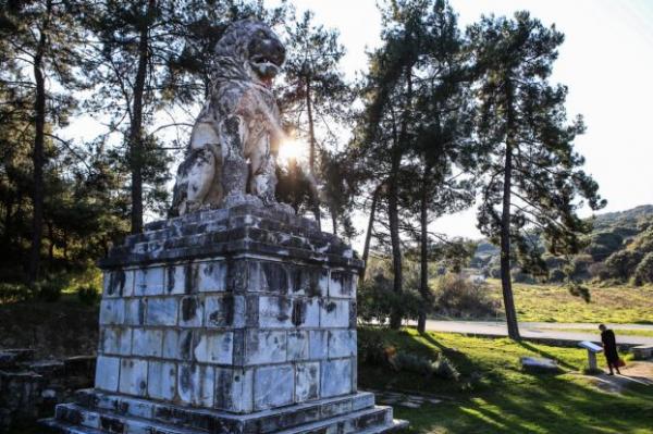 Στα άδυτα του ταφικού μνημείου της Αμφίπολης