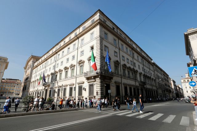 Σε αχαρτογράφητα νερά: Η Κομισιόν απέρριψε τον ιταλικό προϋπολογισμό, η Ρώμη δεν κάνει πίσω