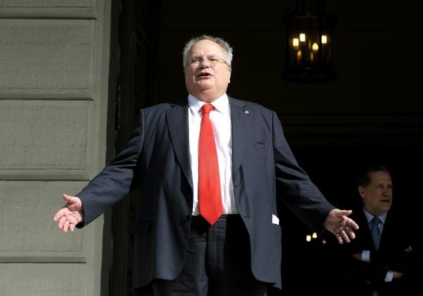 Editorial Ta Nea: Napoleons