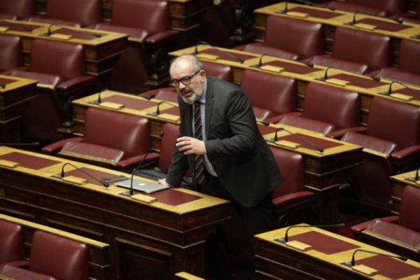 Τη λειτουργία χώρων εποπτευόμενης χρήσης ουσιών ζητά η ΔΗΣΥ