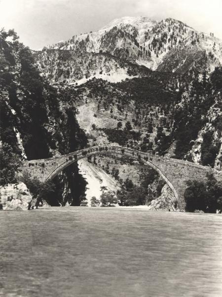 Εκδήλωση για την αναστήλωση της γέφυρας Κοράκου στην κοιλάδα του Αχελώου στις 21 Οκτωβρίου