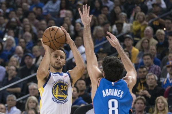 Κάρι: Τρομερό καλάθι με σουτ έξω από το παρκέ