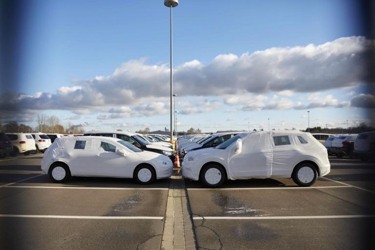 Με σκεπτικισμό αντιμετωπίζει η αυτοκινητοβιομηχανία τον στόχο μείωσης του 35% για τις εκπομπές CO2