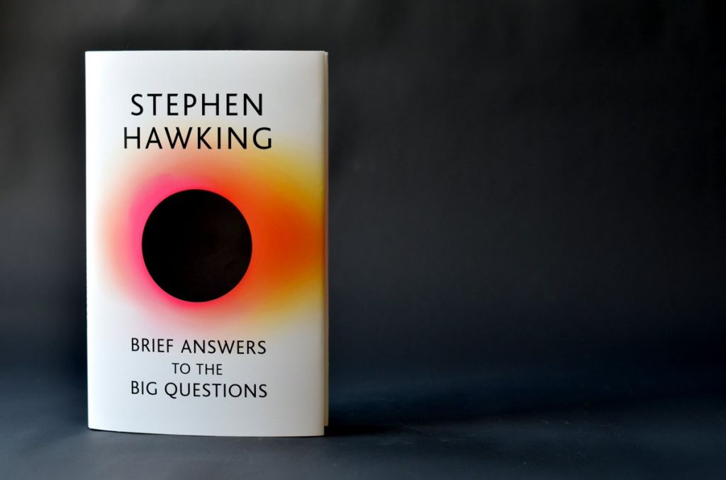 Απαντήσεις στα θεμελιώδη ερωτήματα δίνει στο τελευταίο βιβλίο του ο Χόκινγκ