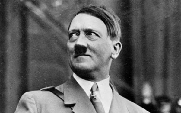 Πολέμιος του Τράμπ δηλώνει απόγονος του Χίτλερ