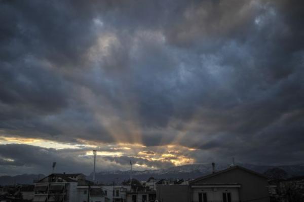 Αλλάζει ο καιρός με συννεφιά και βροχές