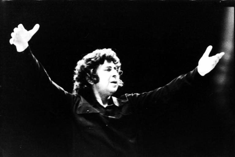 Το «Άξιον Εστί» του Μίκη από την Καμεράτα απόψε στο Μέγαρο