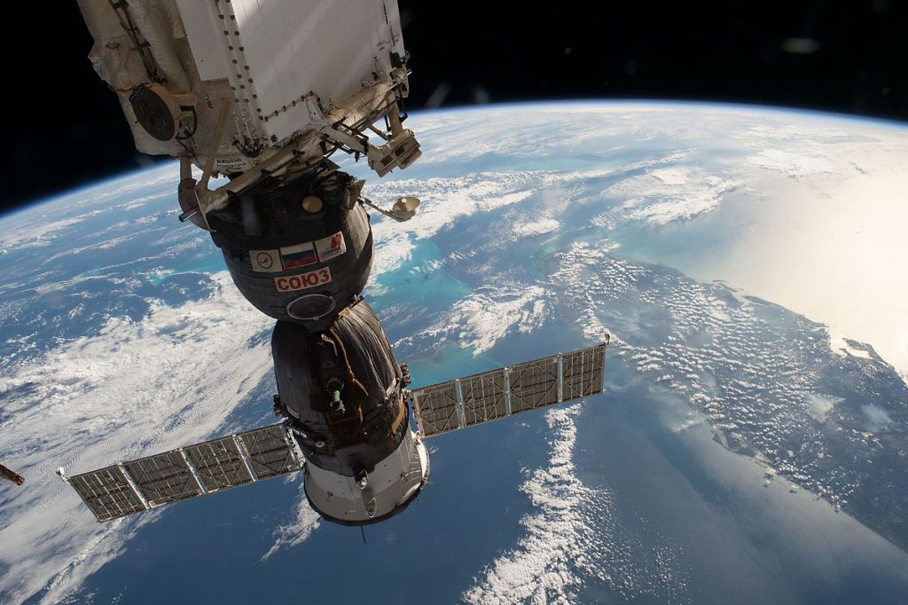 Επέστρεψαν στη Γη τρεις αστροναύτες από τον Διεθνή Διαστημικό Σταθμό