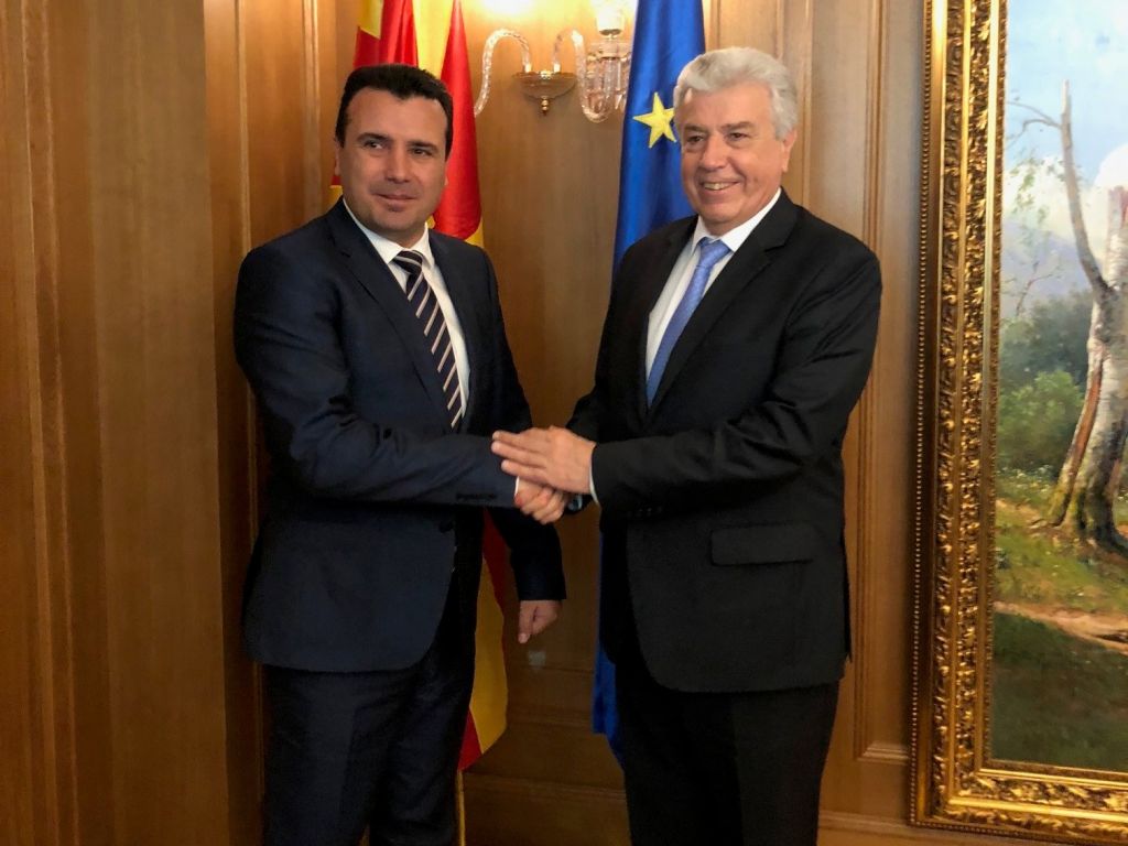 Τα στραβά μάτια της ΝΔ