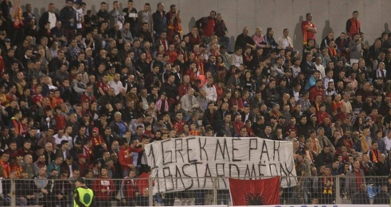 Αλβανία: Χυδαίο πανό σε ποδοσφαιρικό αγώνα μετά τον θάνατο του Κατσίφα