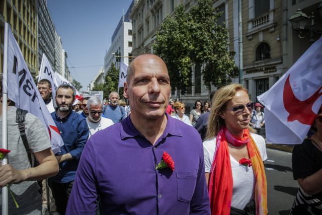 Βαρουφάκης: Δεν μπορεί να «αναπνεύσει» η χώρα με πλεονάσματα 3,5%