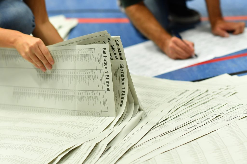Τα αποτελέσματα των εκλογών στη Βαυαρία πυροδοτούν εξελίξεις