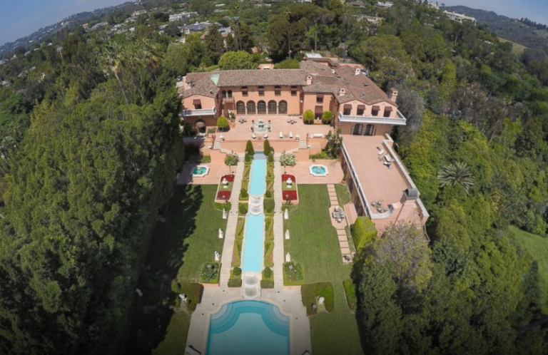 Πωλείται το Beverly House, το σπίτι που έμειναν νεόνυφμοι οι Κένεντι