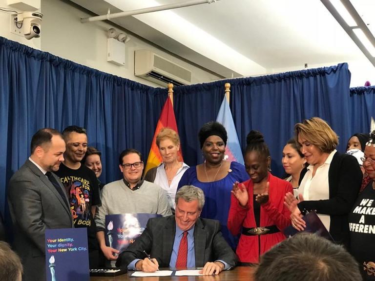 Την ουδέτερη κατηγορία Χ στα πιστοποιητικά γέννησης πρόσθεσε η Νέα Υόρκη