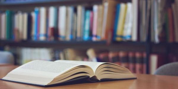 Το ρήμα εκπίπτω: Μορφές, σύνταξη και σημασία