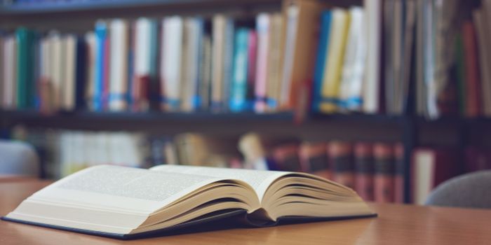 Το ρήμα εκπίπτω: Μορφές, σύνταξη και σημασία