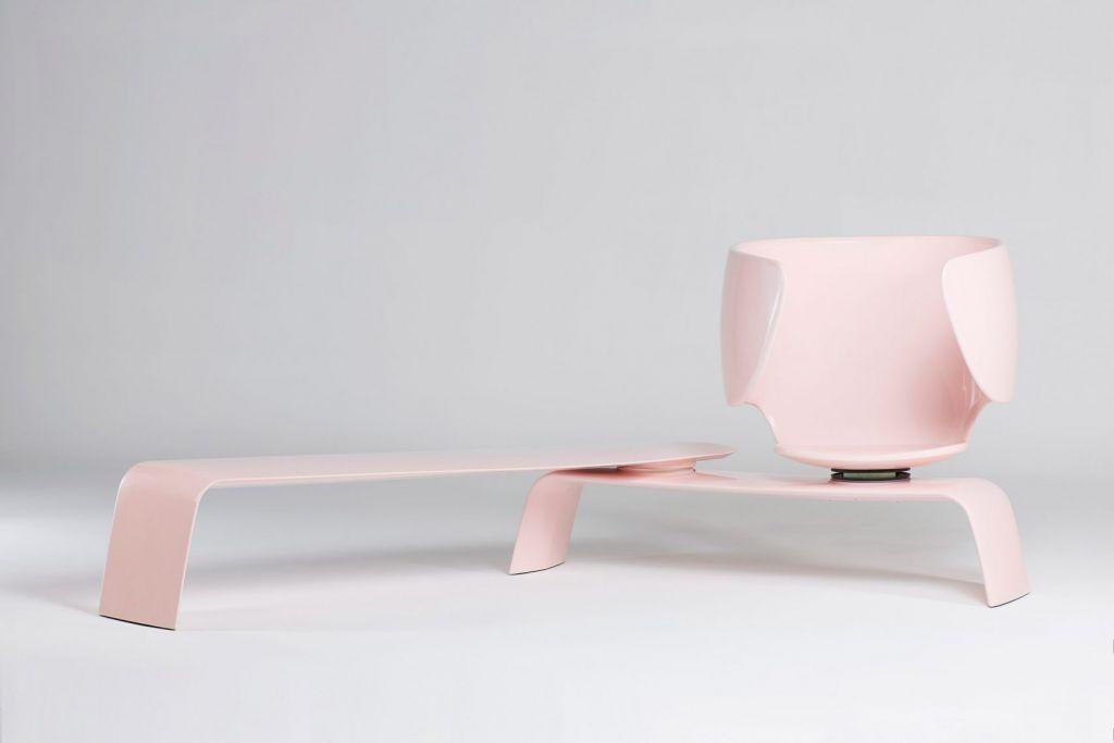 Ένα παγκάκι μόνο για μητέρες