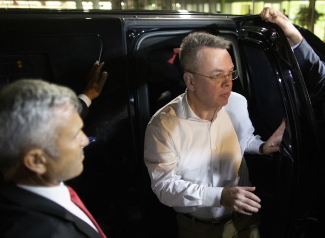 Επιστρέφει στις ΗΠΑ μέσω Γερμανίας ο Μπράνσον