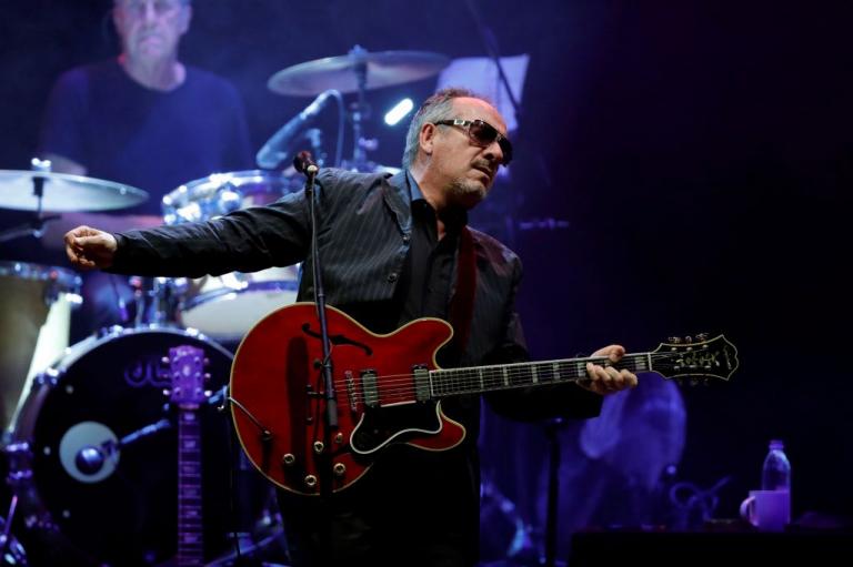 Έλβις Κοστέλο :  Θα ήθελα να γράφω τραγούδια αγάπης σαν τον Λάιονελ Ρίτσι