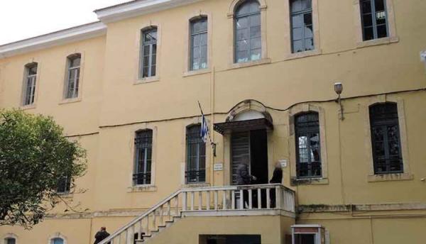 Σοβαρό επεισόδιο στα δικαστήρια Χανίων – Πιάστηκαν στα χέρια ειρηνοδίκης και δικηγόρος