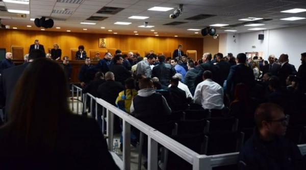 Δικαστές: Βρείτε αίθουσα για να επιταχυνθεί η δίκη της Χρυσής Αυγής