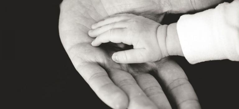 ΔΝΤ : Η κρίση συρρίκνωσε (και) την ελληνική οικογένεια, απειλή για την ανάπτυξη