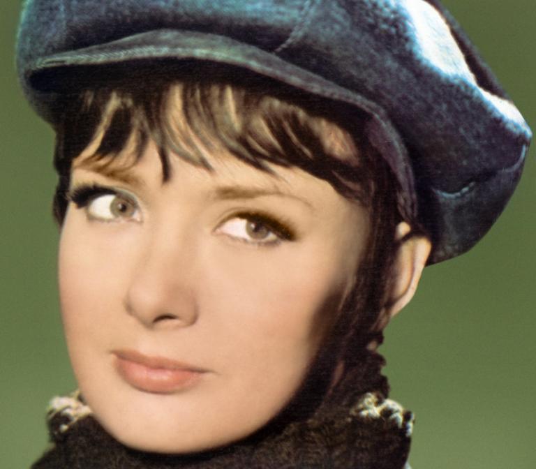 Ξένια Καλογεροπούλου : Από «ενζενί», θιασάρχης παιδικού θεάτρου