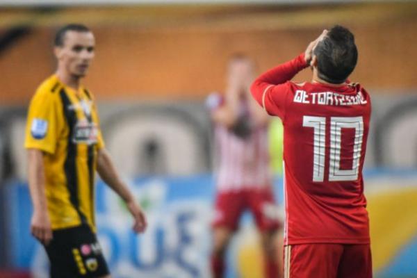 Ολυμπιακός: «Το ΦΩΣ των Σπορ στοχοποιεί τον Φετφατζίδη»