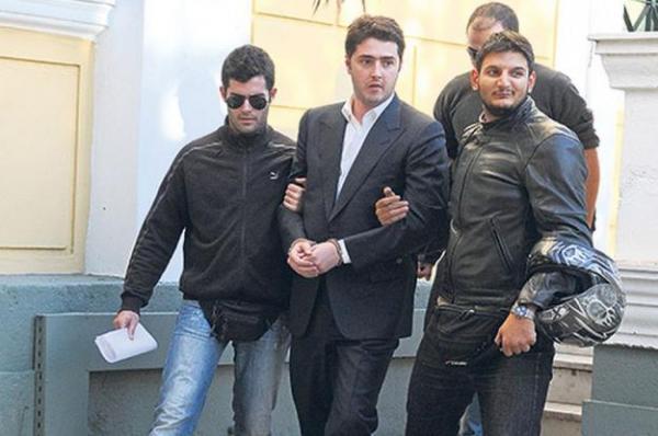 Ποιοι συμμετέχουν στη «μαφία των πιστοποιητικών»