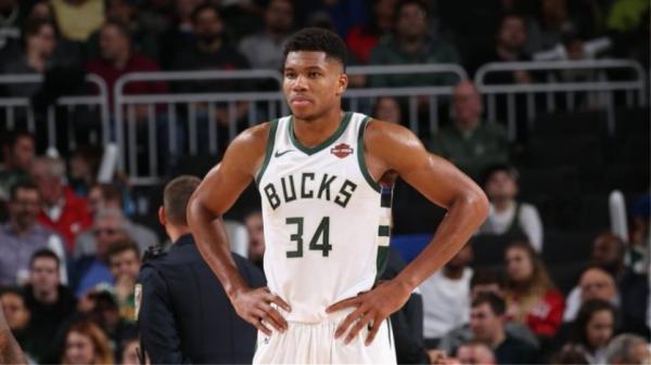 Αντετοκούνμπο σε Ομπάμα: «Ελάτε σε ένα ματς των Μπακς» [Εικόνες]