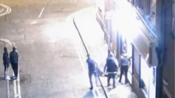 Σοκαριστικό βίντεο από την θανάσιμη γροθιά 19χρονου σε 59χρονο στο Μάντσεστερ