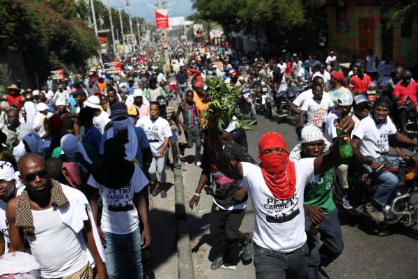Αϊτή: Ένα νεκρός και δεκάδες τραυματίες σε διαδηλώσεις κατά της διαφθοράς