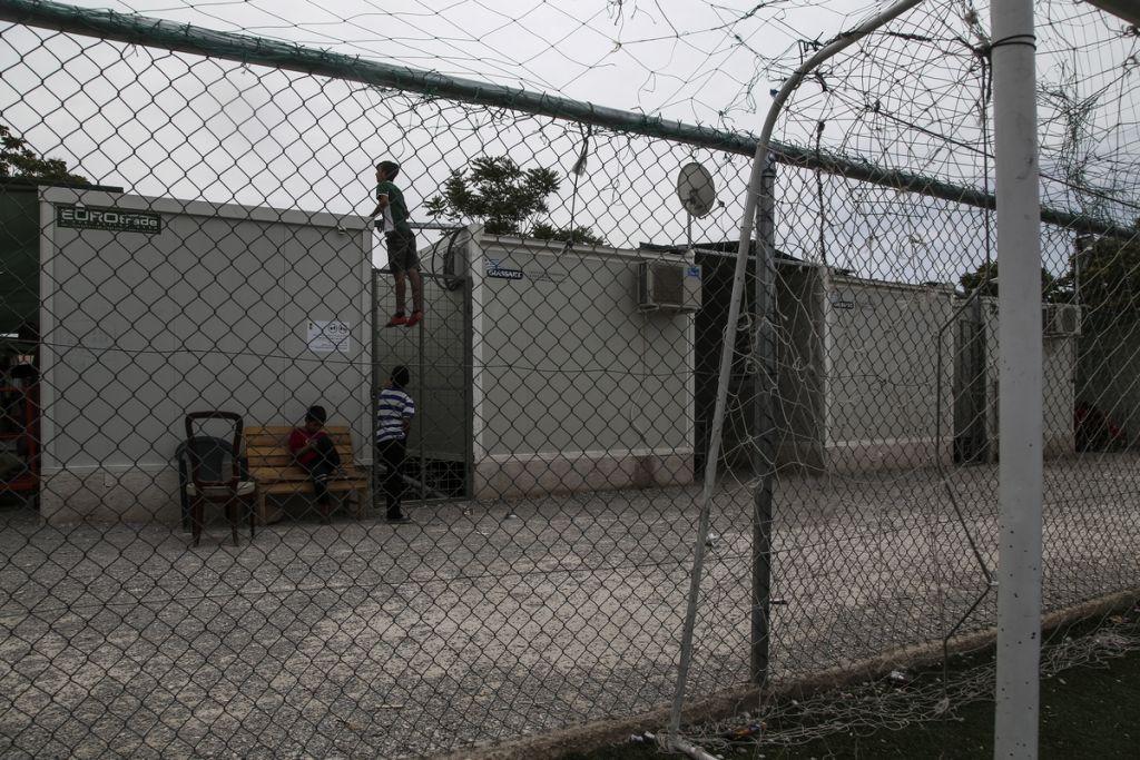 Ευρωπαϊκές λύσεις ζητά ο Βίτσας ενώ ασφυκτιούν τα hotspots