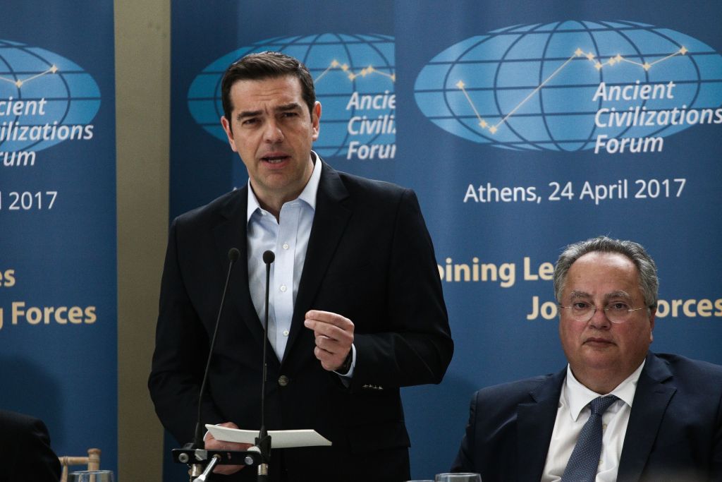 Παραιτήθηκε ο Νίκος Κοτζιάς - Ο Αλέξης Τσίπρας αναλαμβάνει το Υπουργείο Εξωτερικών