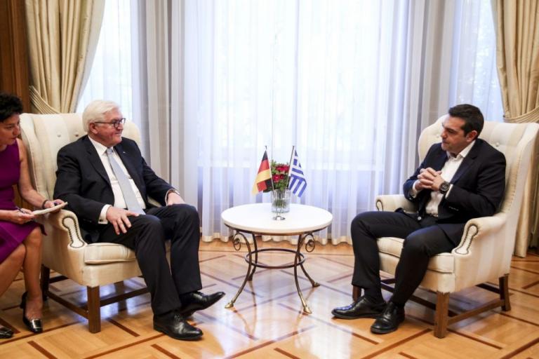 Το ζήτημα των γερμανικών αποζημιώσεων έθεσε στον Σταϊνμάιερ ο Τσίπρας