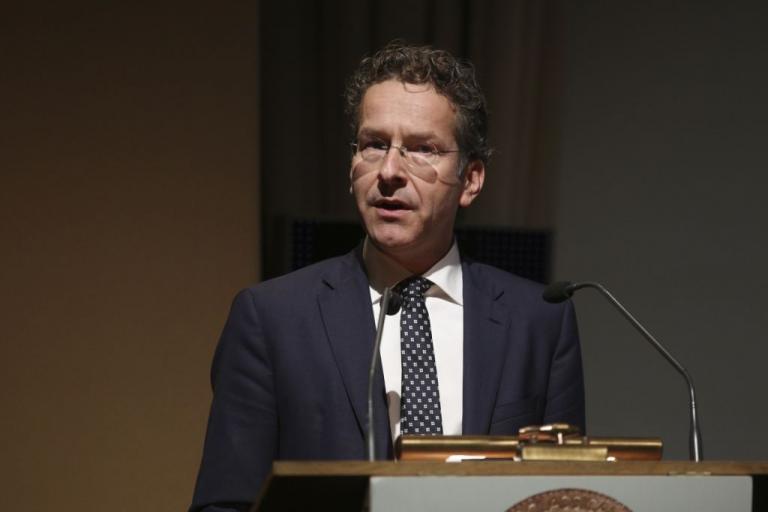 Ντάισελμπλουμ : Ρωτήστε τους πολιτικούς πού θα βρουν τα λεφτά για τις εξαγγελίες τους