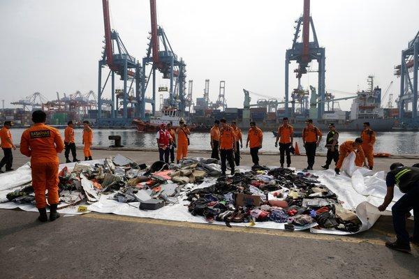 Ινδονησία: «Αγώνας δρόμου» για να βρεθούν τα μαύρα κουτιά