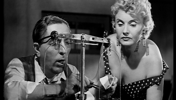 Ποια είναι η πρώτη σπονδυλωτική ταινία του ελληνικού κινηματογράφου;