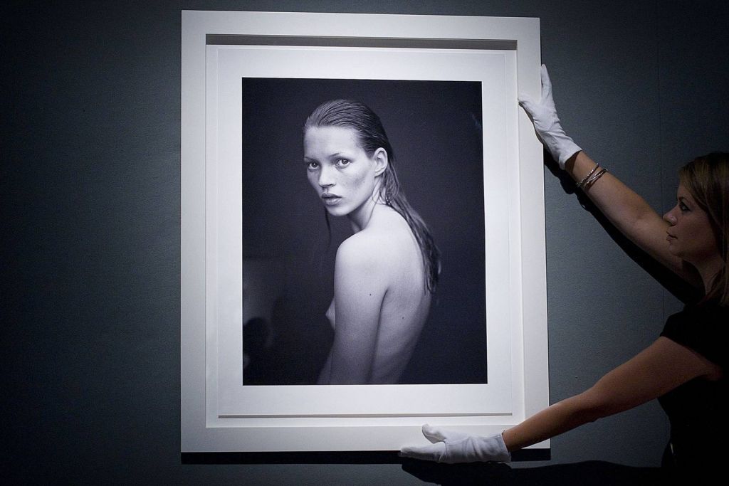 Κυκλοφόρησε το βιβλίο με τις πιο διάσημες φωτογραφίες της Κέιτ Μος