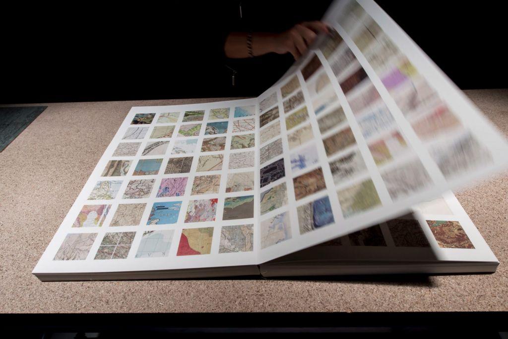 1.366 κομμάτια χάρτη έγιναν ένας μεγάλος άτλαντας