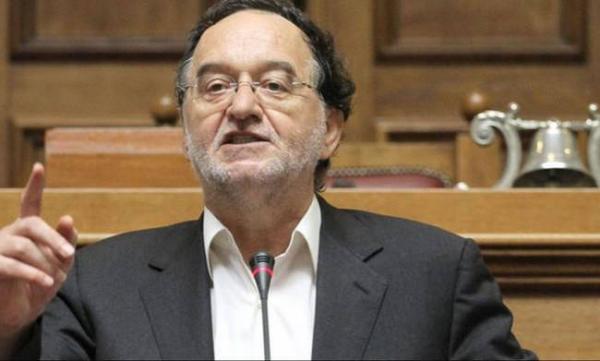 Ο Λαφαζάνης και οι ασφαλίτες