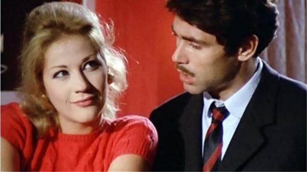 Ποια ντουμπλάρει την Ζωή Λάσκαρη στο «Crazy crazy girl»;