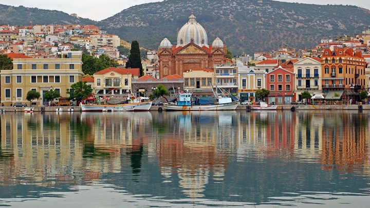 «Τρικυμία» στα νησιά λόγω ΦΠΑ